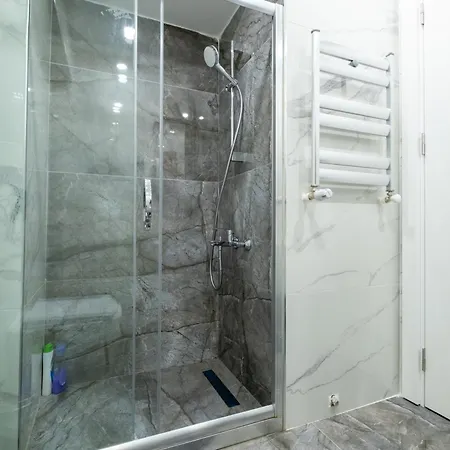 Luxury 1br Bosphorus View With Free Parking And Elevator איסטמבול